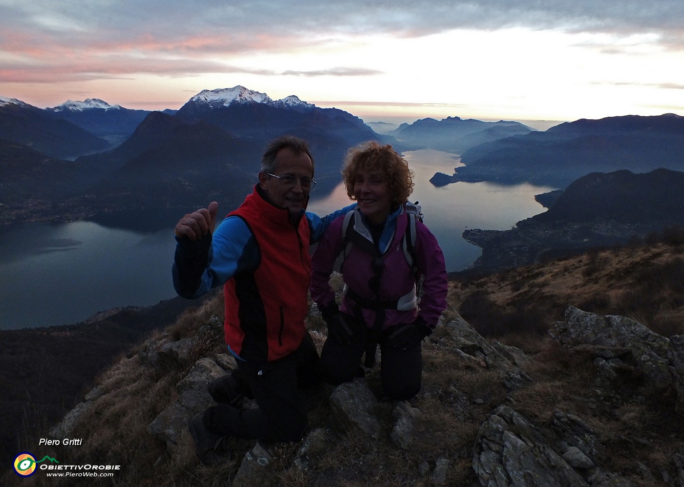 91 Colori del tramonto inoltrato verso iil Lago di Como .JPG